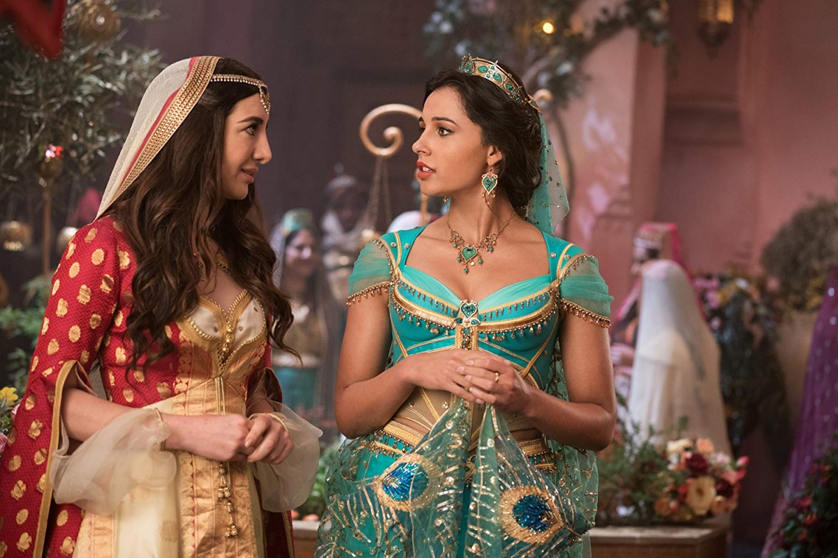 Nasim Pedrad and Naomi Scott in Aladdin (2019)