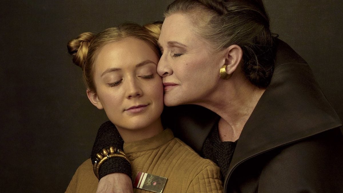 carrie fisher and billie lourd on the star wars set.