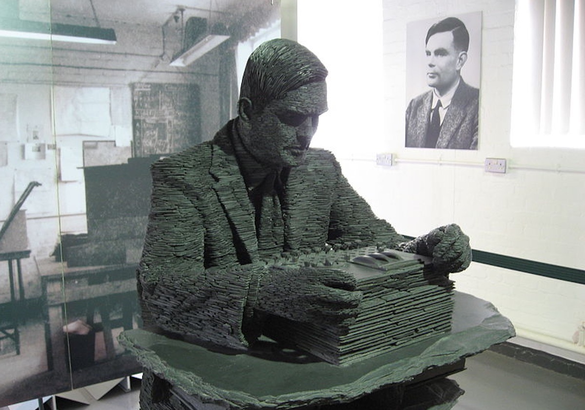 Alan Turing statue