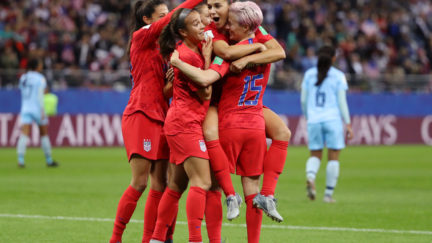 uswnt team beats thailand.