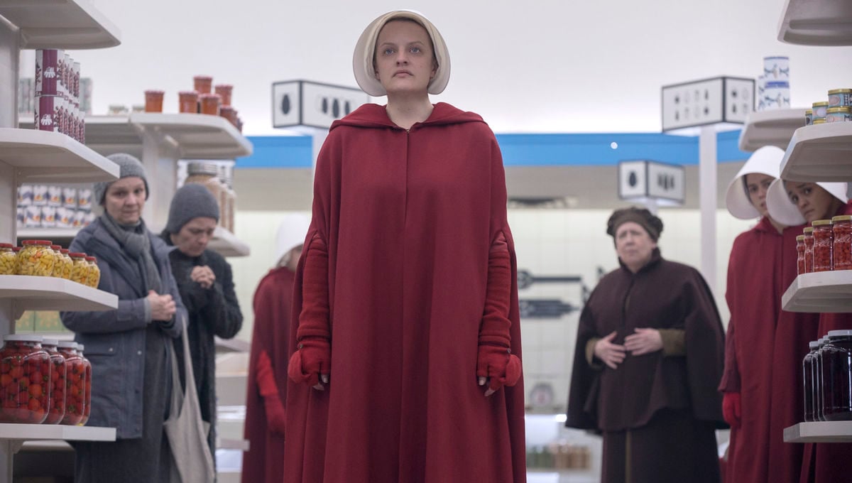 June and the rest of the Handmaids shun Ofmatthew, and both are pushed to their limit at the hands of Aunt Lydia. Aunt Lydia reflects on her life and relationships before the rise of Gilead.