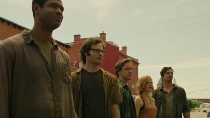 Mike (Isaiah Mustafa), Richie (Bill Hader), Bill (James McAvoy), Bev (Jessica Chastain), and Ben (Jay Ryan) face their pasts in IT Chapter Two.