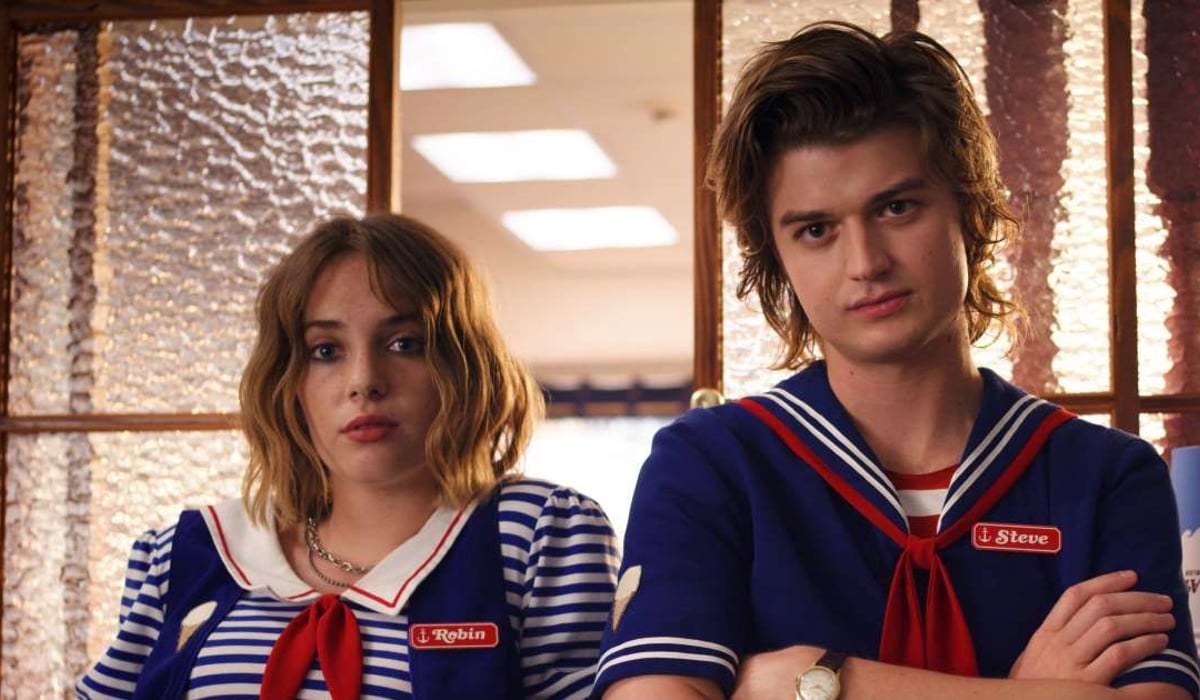 Robin (Maya Hawke) and Steve (Joe Kerry) originally had a much different story in Stranger Things 3.