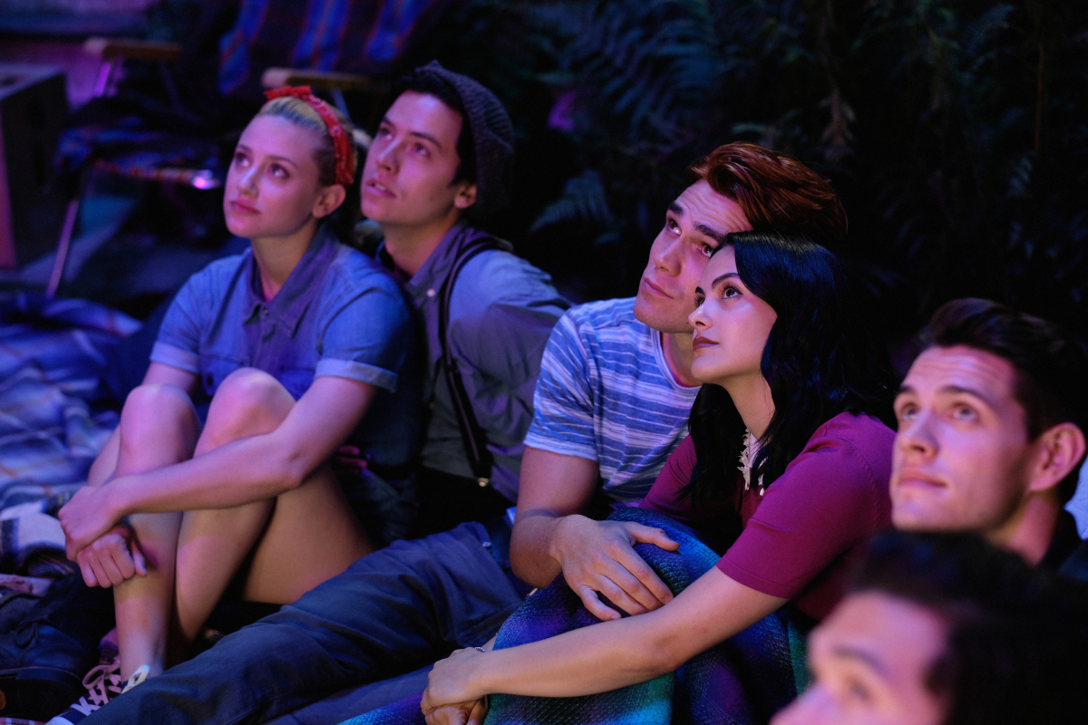 Riverdale -- "Chapter Fifty-Eight: In Memoriam" -- Image Number: RVD401b_0243.jpg -- Pictured (L-R): Lili Reinhart as Betty, Cole Sprouse as Jughead, KJ Apa as Archie, Camila Mendes as Veronica and Casey Cott as Kevin