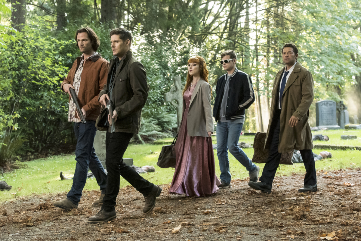 The squad of sam, dean, rowena, cas, and belphagor head into battle