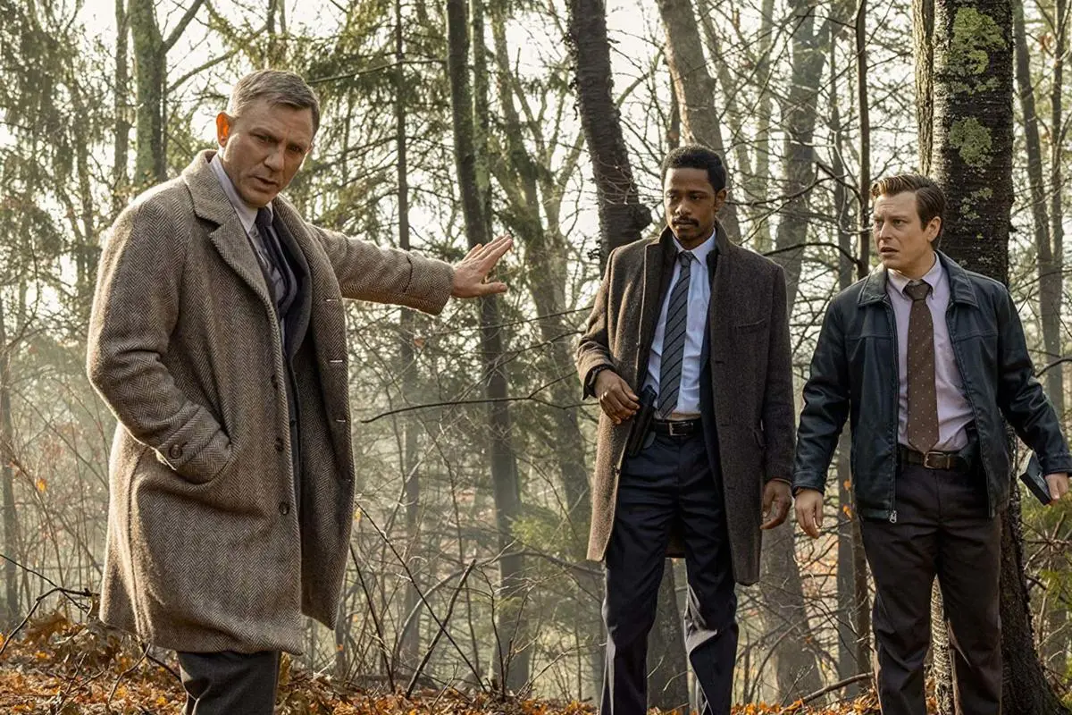 Daniel Craig, LaKeith Stanfield and Noah Segan in Knives Out