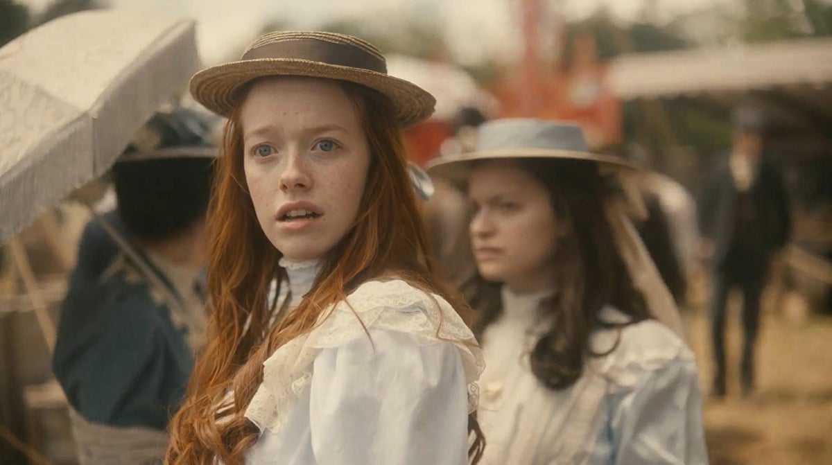 Dalila Bela and Amybeth McNulty in The Summit of My Desires (2019)