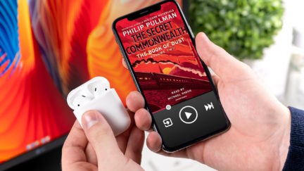 Michael Sheen reads Philip Pullman's The Secret Comonwealth