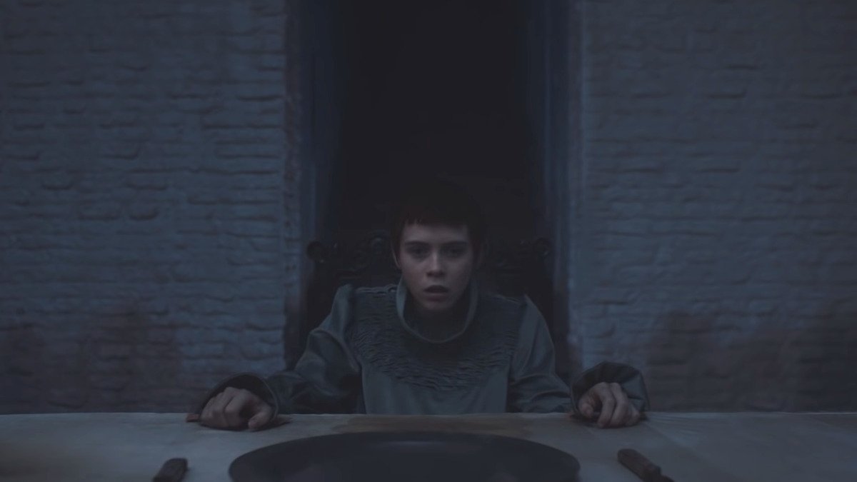 gretel in gretel and hansel looks hungry