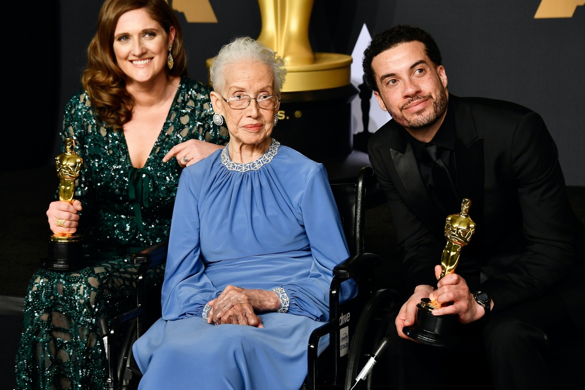HOLLYWOOD, CA - FEBRUARY 26: NASA mathematician Katherine Johnson (C) and director Ezra Edelman (R) and producer Caroline Waterlow (L), winners of Best Documentary Feature for 'O.J.: Made in America' pose in the press room during the 89th Annual Academy Awards at Hollywood & Highland Center on February 26, 2017 in Hollywood, California. (Photo by Frazer Harrison/Getty Images)