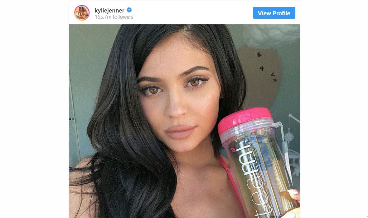 kylie jenner with fake health tea
