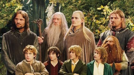 The Lord of the Rings: Fellowship of the Rings assembles