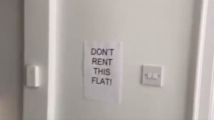 Funny Twitter viral video about a bad flat