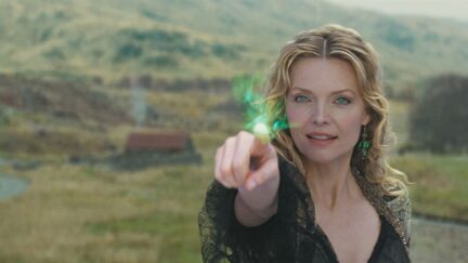 michelle pfeiffer casts a spell in Stardust