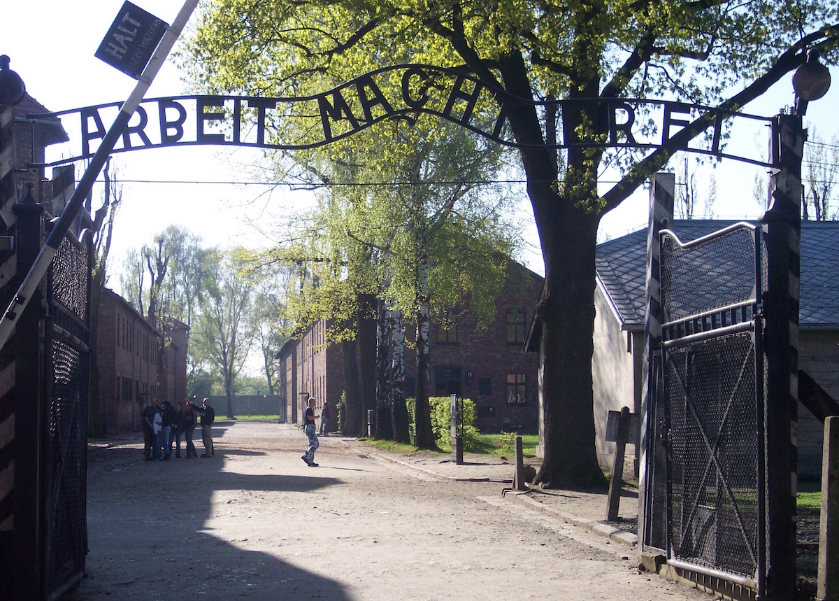 Arbeit macht frei Auschwitz sign
