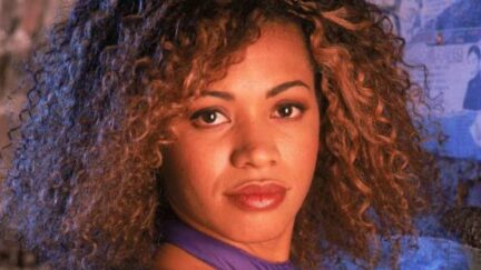 Valarie Rae Miller in Dark Angel (2000)