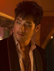 Screencap of Magnus Bane from The Mortal Instruments: City of Bones film adaptation