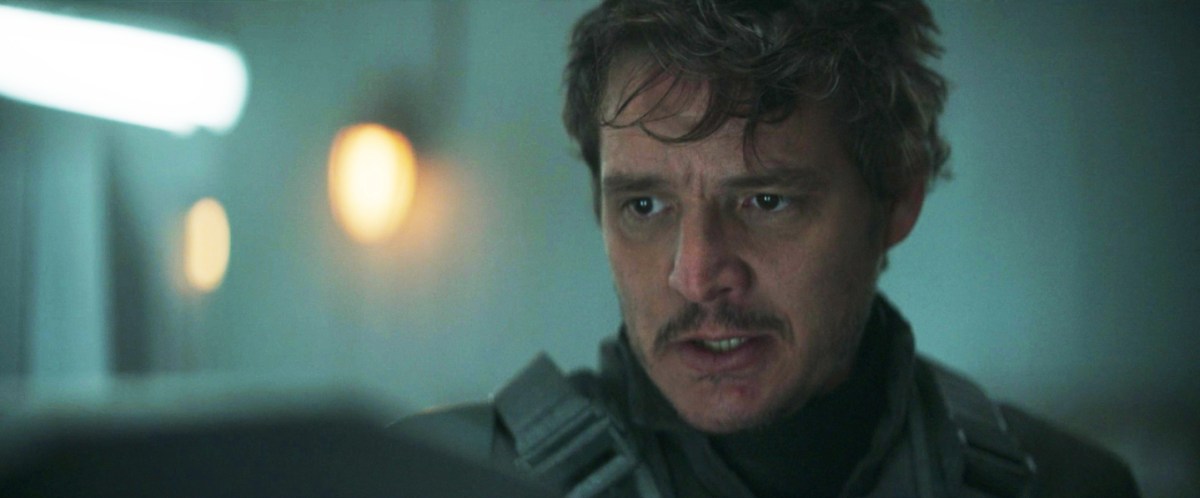 Pedro Pascal's face on the mandalorian to bless the timeline