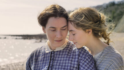kate winslet and saorise ronan snuggle in ammonite