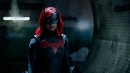 Batwoman -- “What Happened to Kate Kane?” -- Image Number: BWN201fg_0021r -- Pictured: Javicia Leslie as Batwoman -- Photo: The CW -- © 2021 The CW Network, LLC. All Rights Reserved.