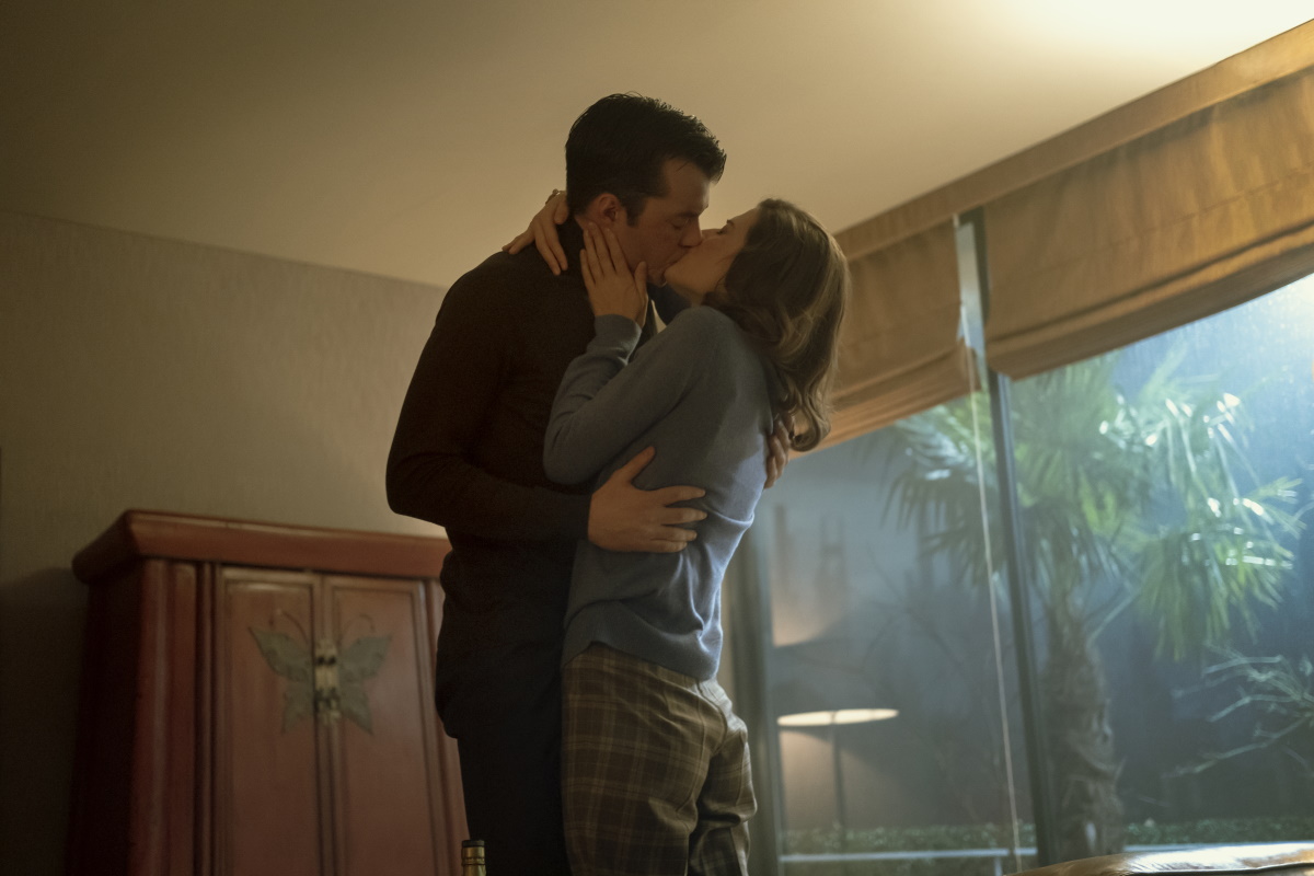 Martha and Alfred kiss