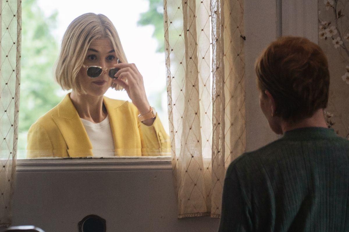 Rosamund Pike in the Netflix trailer for I Care a Lot.