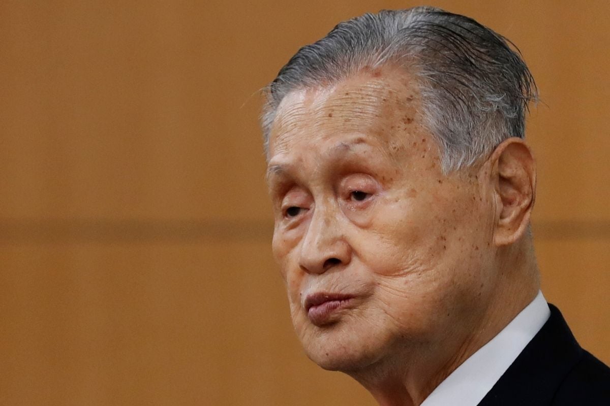 Yoshiro Mori of the Japanese Olympic Committee apologizes for sexist remarks.