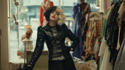 emma stone poses in cruella