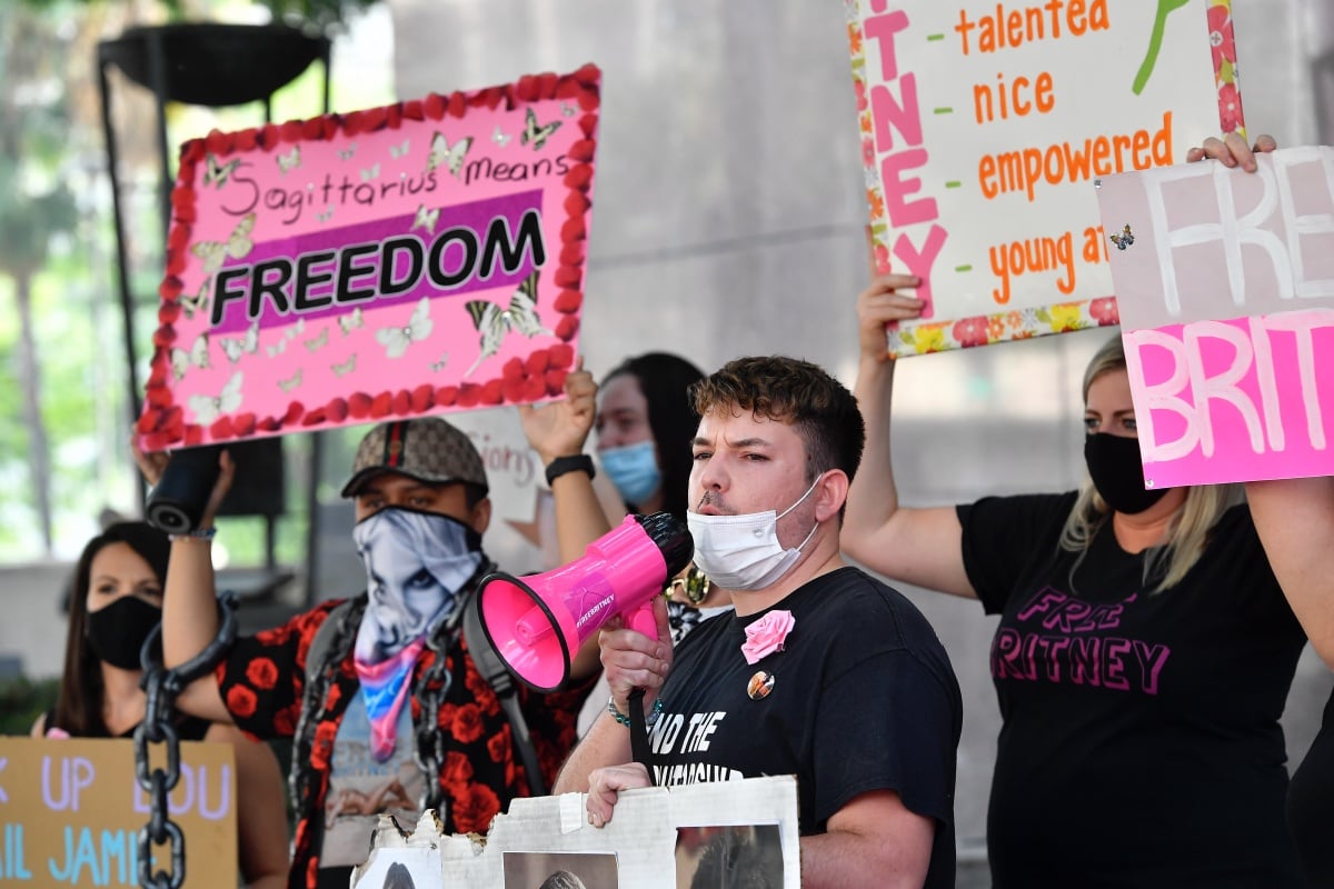 LOS ANGELES, CALIFORNIA - SEPTEMBER 16: Supporters of Britney Spears attend the #FreeBritney Protest Outside Los Angeles Courthouse at Stanley Mosk Courthouse on September 16, 2020 in Los Angeles, California. (Photo by Frazer Harrison/Getty Images)