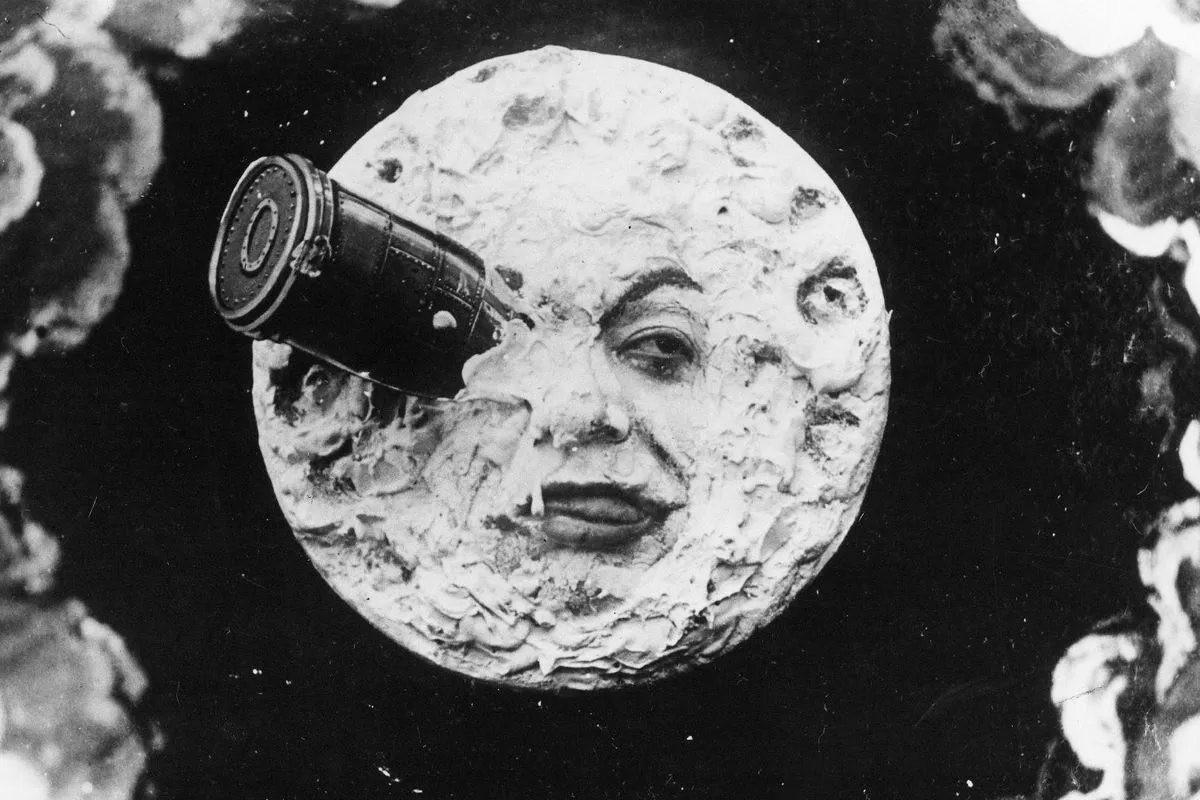 A scene from Georges Méliès‘s 1902 film A Trip to the Moon, the moon with a rocket in it's eye