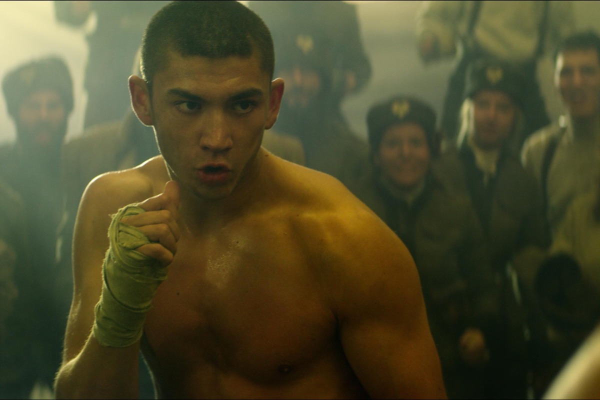 Mal in a fight in Netflix's Shadow and Bone.