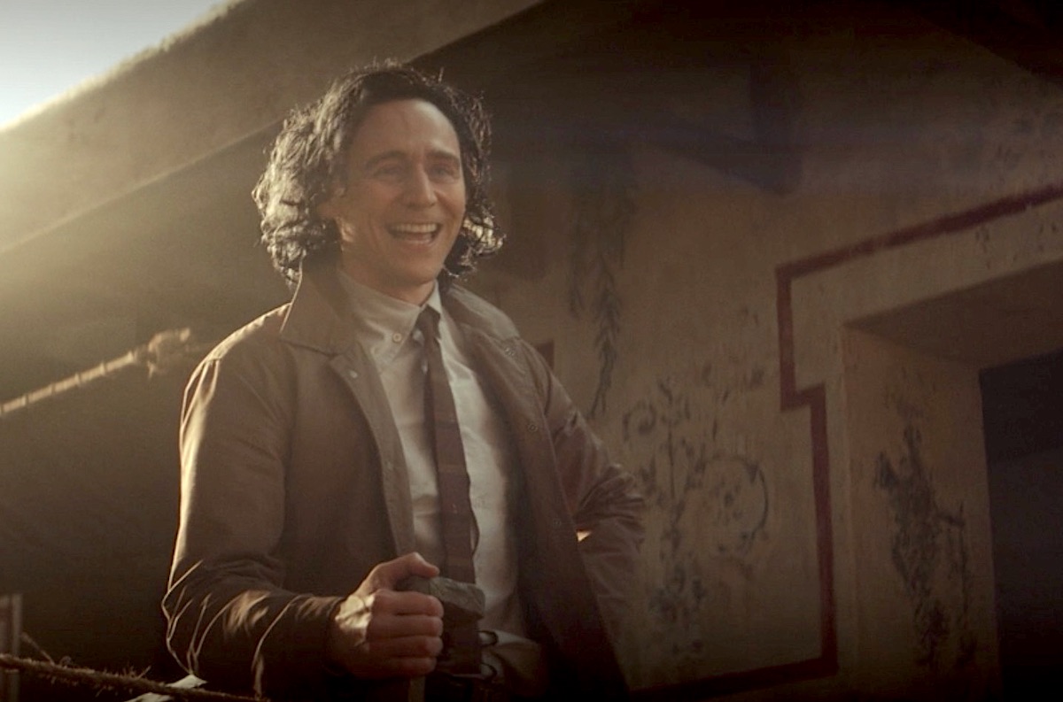 Tom Hiddleston as Loki speaking Latin in Pompeii on the show 'Loki'