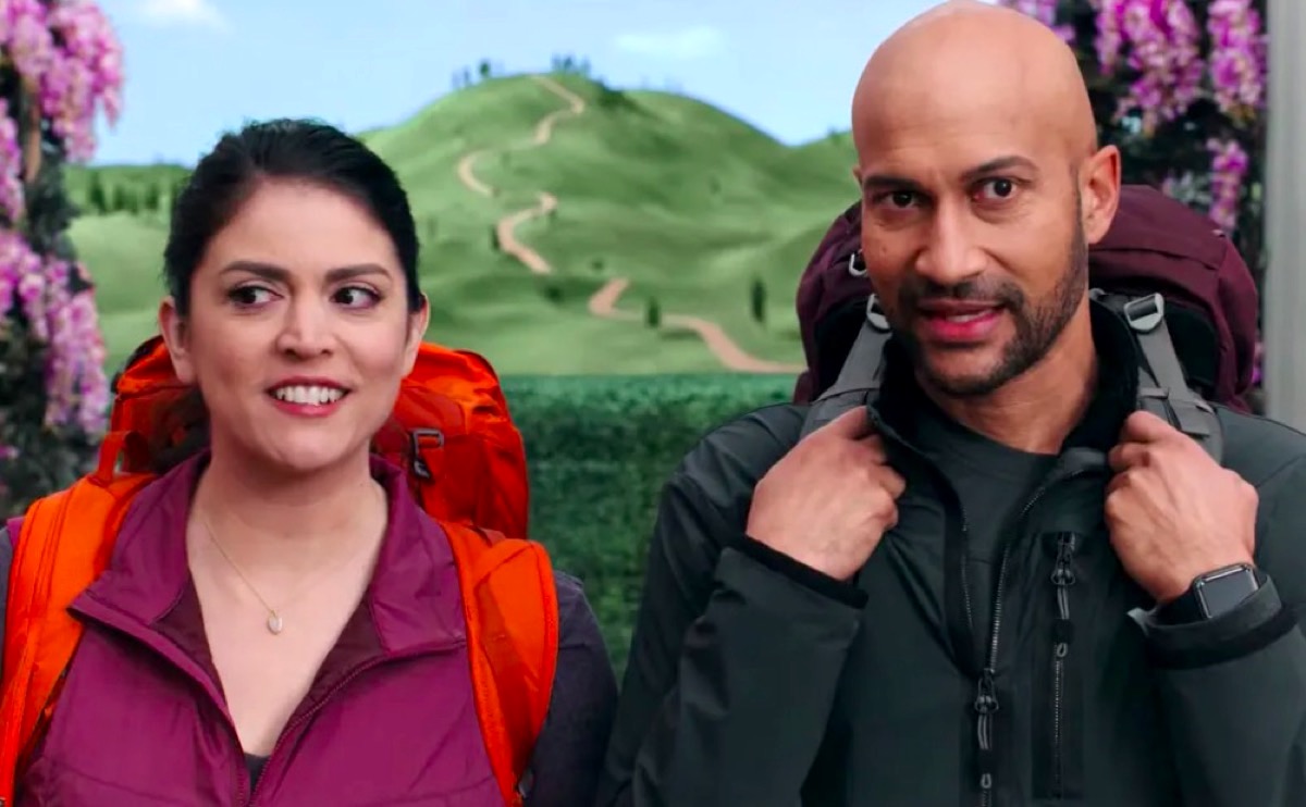 Cecily Strong and Keegan-Michael Key in Apple TV+'s Schmigadoon!