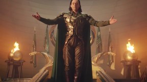 Tom Hiddleston in a cut scene as King Loki on 'Loki'