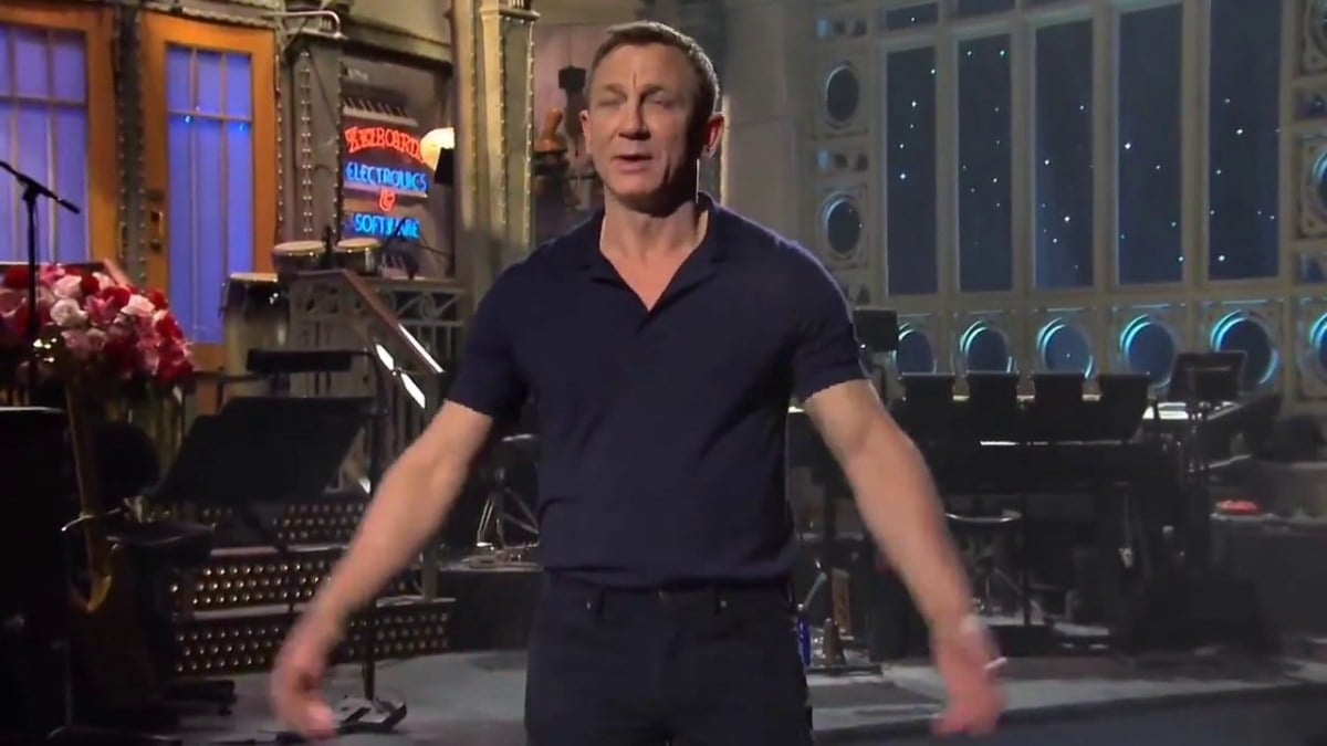 Daniel Craig on Saturday Night Live saying "the weeknd"