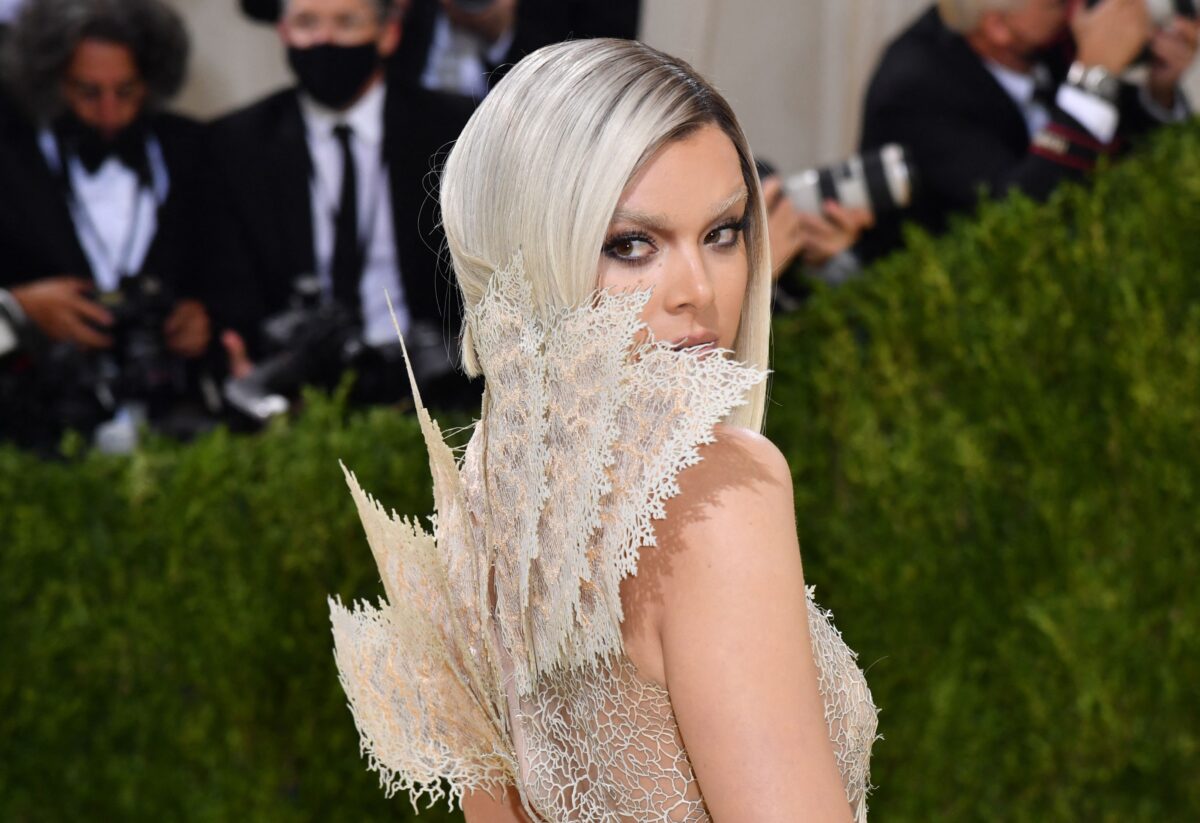 Hailee Steinfeld posing at the Met Gala