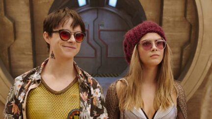 Dane DeHaan and Cara Delevingne in Valerian and the City of a Thousand Planets (2017)