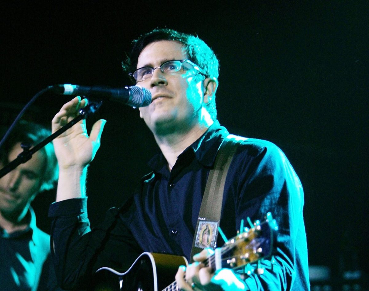 John Darnielle singing with the Mountain Goats 