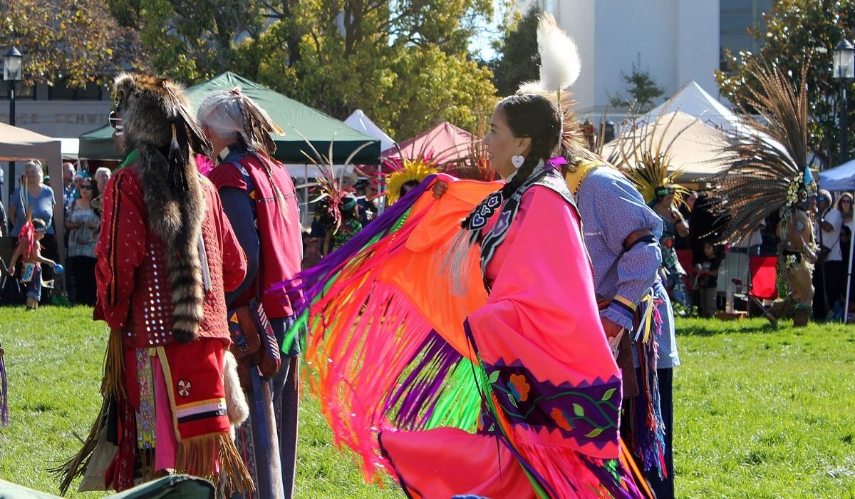 An outdoor celebration of Indigenous Peoples Day in Berkeley in 2012. (Image: Quinn Dombrowski/Flickr)