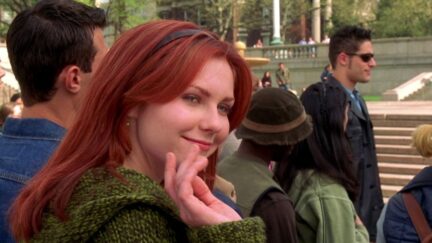 Kirsten Dunst waving as Mary Jane Watson in Spider-Man