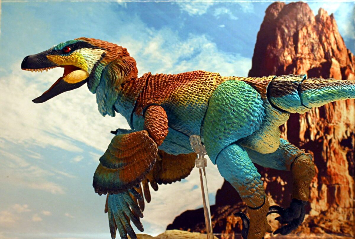 Linheraptor exquisitus dinosaur action figure from Creative Beasts