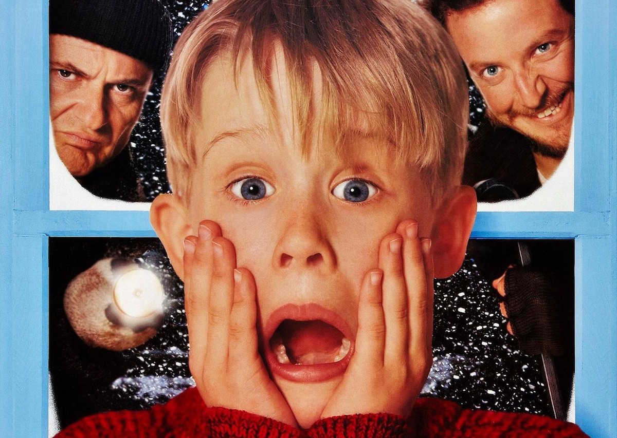 Macaulay Culkin with hands on his cheeks as Kevin in a 'Home Alone' promo picture