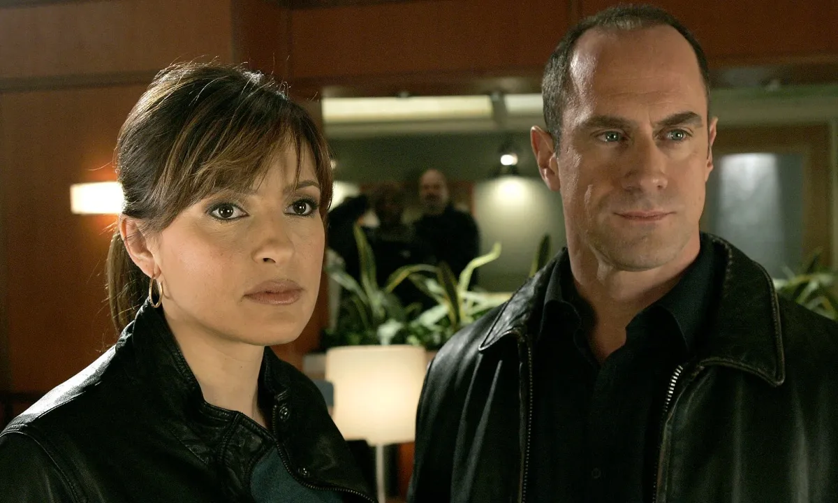 Christopher Meloni and Mariska Hargitay as Benson and Stabler our cool mom/older sister's otp