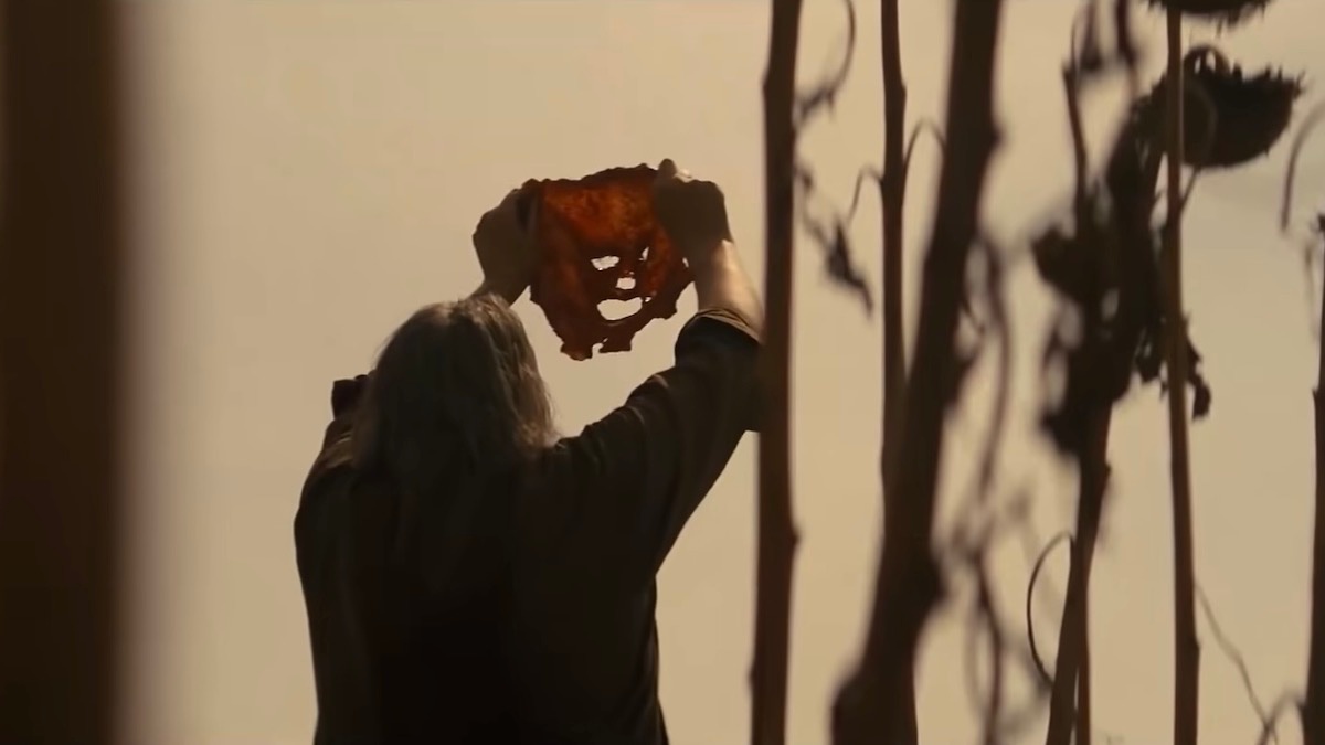 leather face returns in the new Texas chainsaw