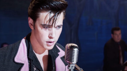Austin Butler singing as Elvis in the Elvis trailer