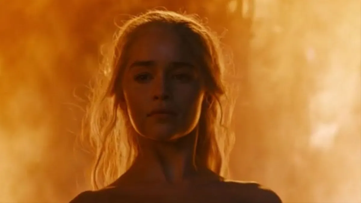 Emilia Clarke Fire Game of Thrones