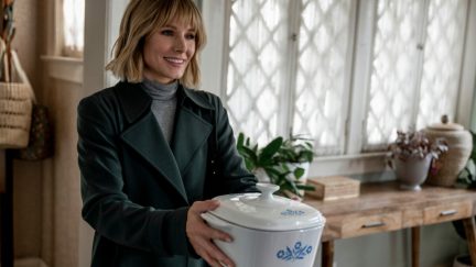 Kristen Bell brings casserole in 'The Woman in the House'