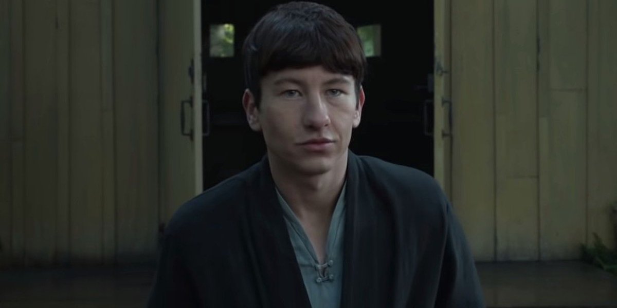 Barry Keoghan walking as Druig in Eternals