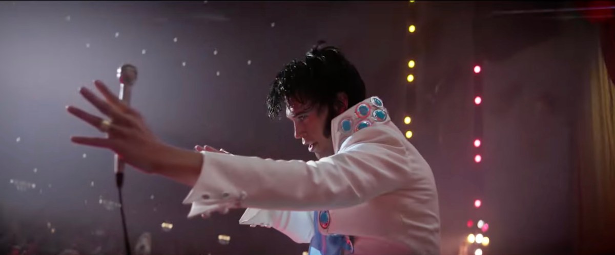 Elvis in white in Elvis