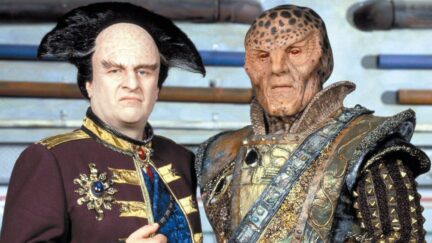 Peter Jurasik as Londo and Andreas Katsoulas as G'Kar stand side by side in 'Babylon 5'